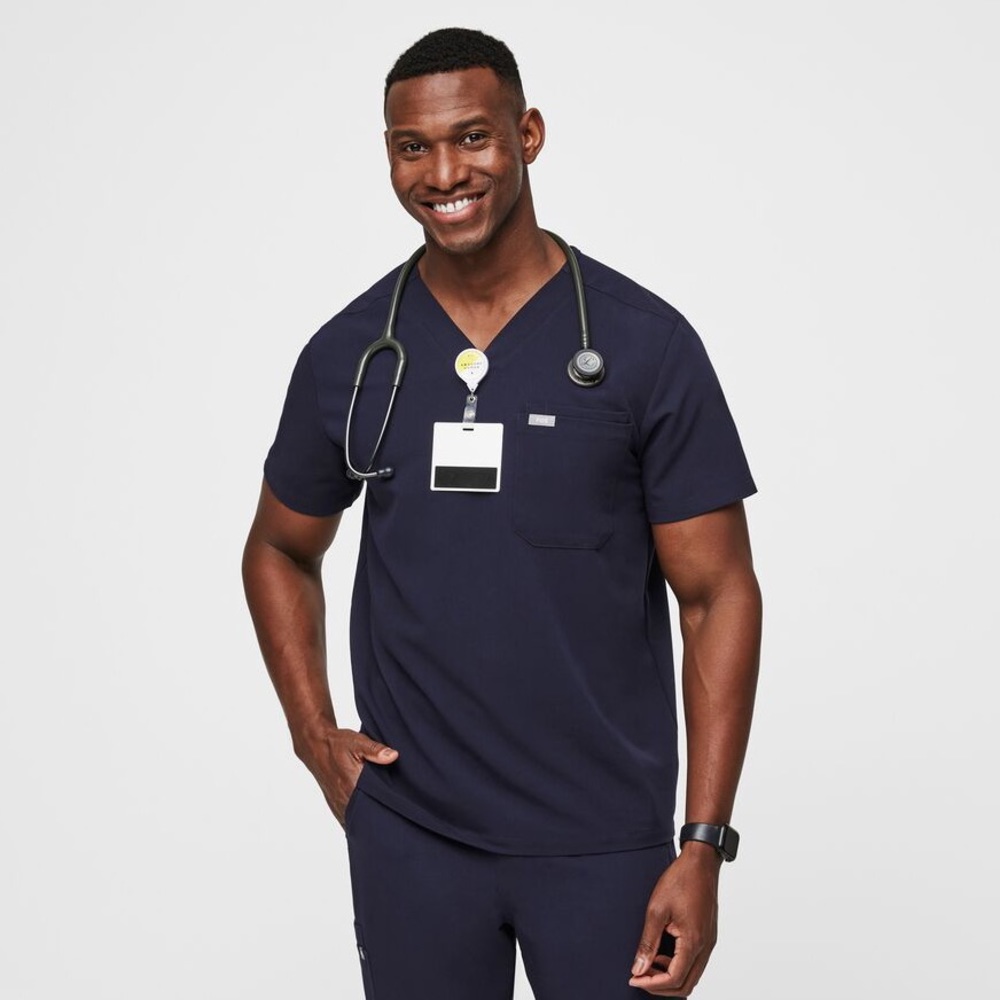 Figs Leon Three pocket scrub Top Navy